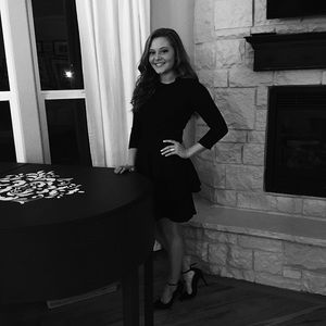 Meet your Posher, Claire